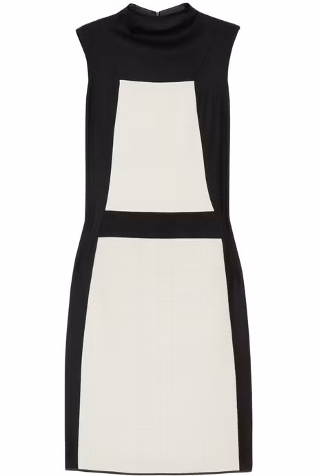 Váy Narciso Rodriguez (62 triệu đồng) đen trắng phối hợp tuyệt đẹp.