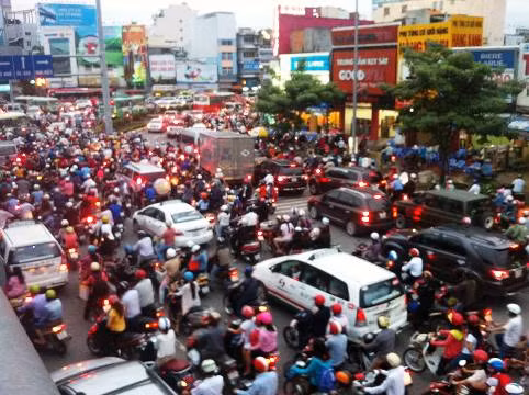 Sở Giao thông Vận tải TP.HCM vừa đưa ra 10 giải pháp làm giảm ùn tắc giao thông (ảnh: P.L)