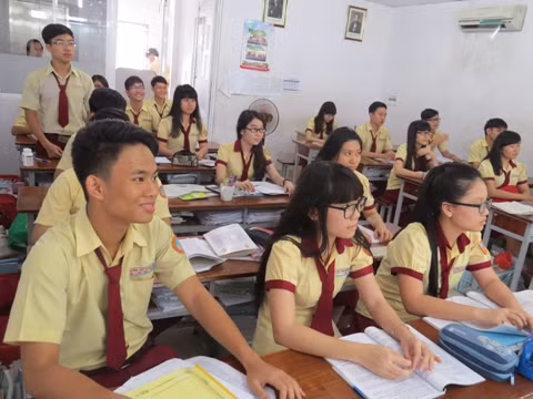 Cuộc đua vào các trường công lập ở các lớp đầu cấp tại TP.HCM sẽ hết sức căng thẳng (ảnh minh họa)