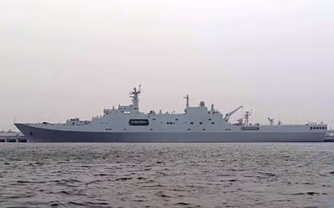 Phương thức đổ bộ chủ yếu của tàu vận tải đổ bộ là để cho máy bay trực thăng đổ bộ thẳng đứng, tàu đệm khí xung phong nhanh chóng, chứ không phải là đoạt bãi, mở cửa và lên bờ. Phương thức đổ bộ chủ yếu của tàu vận tải đổ bộ là để cho máy bay trực thăng đổ bộ thẳng đứng, tàu đệm khí xung phong nhanh chóng, chứ không phải là đoạt bãi, mở cửa và lên bờ.