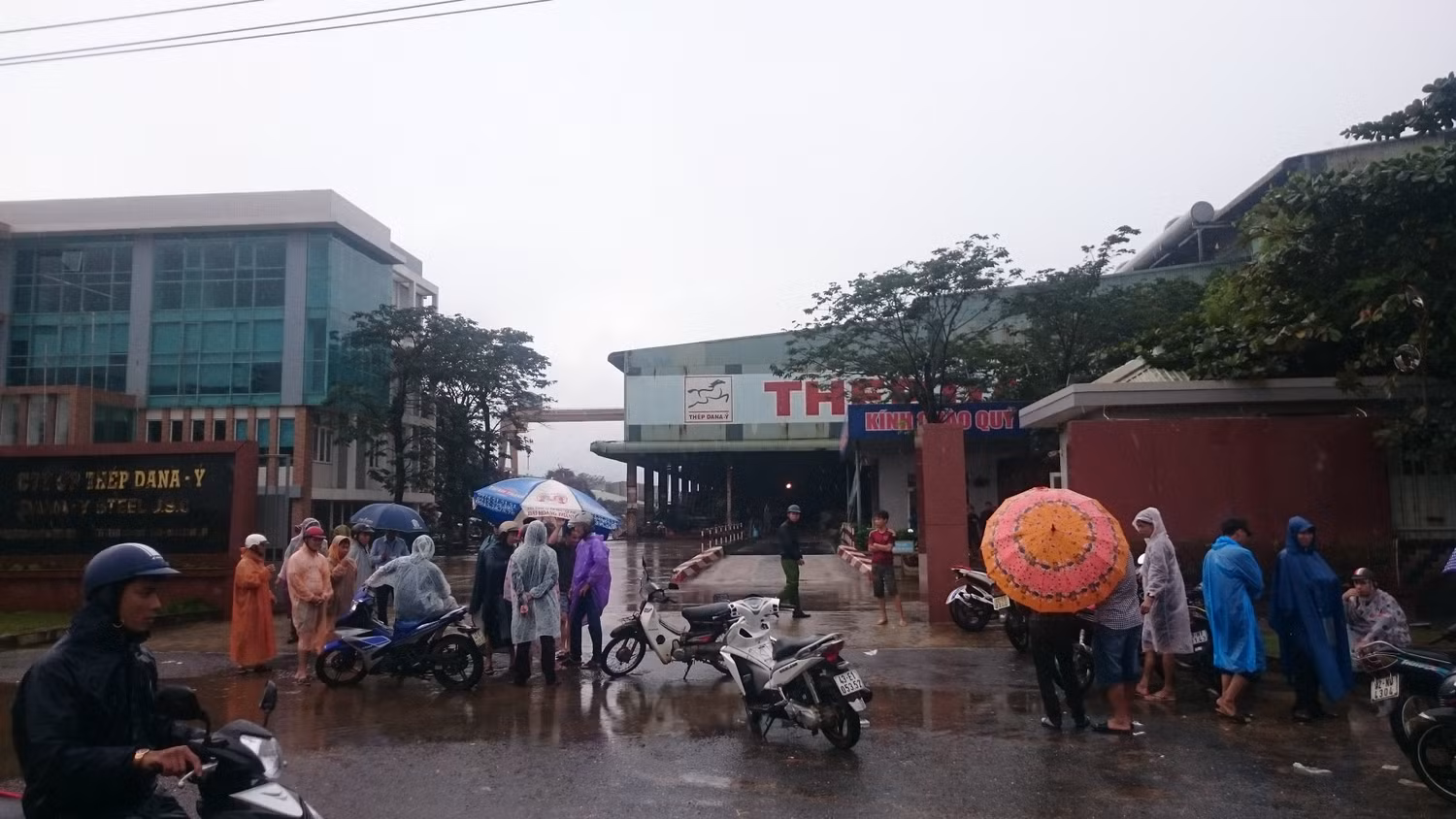 Đối thoại “một là dân đi hoặc là nhà máy thép phải đi” rơi vào bế tắc ảnh 3