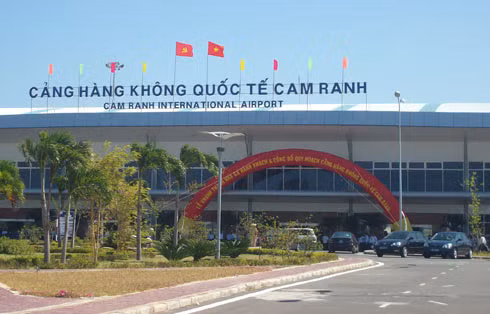 Thủ tướng Chính phủ giao Bộ Giao thông Vận tải tính toán, đề xuất phương án đầu tư, cải tạo, nâng cấp sân bay Cam Ranh. Thủ tướng Chính phủ giao Bộ Giao thông Vận tải tính toán, đề xuất phương án đầu tư, cải tạo, nâng cấp sân bay Cam Ranh.