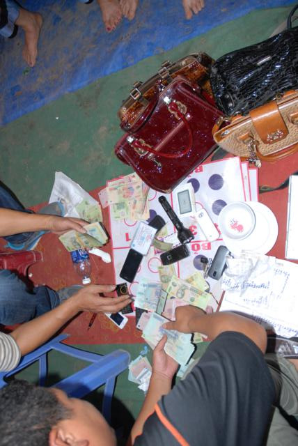 Tang vật thu giữ tại sòng bạc Tang vật thu giữ tại sòng bạc