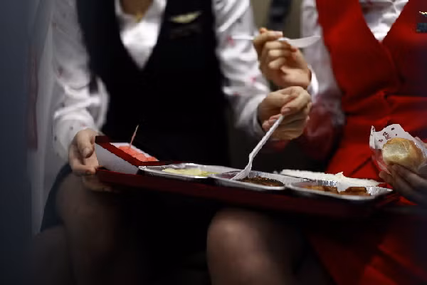 10h30, thời gian ăn của tiếp viên hàng không. 10h30, thời gian ăn của tiếp viên hàng không.
