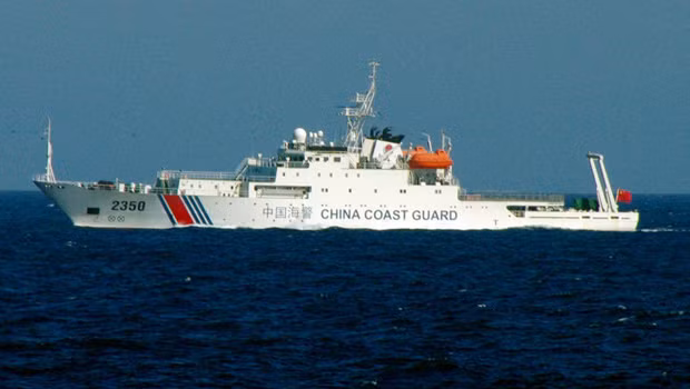 Trung Quốc đang ráo riết sử dụng lực lượng Cảnh sát biển càn quét Biển Đông để củng cố yêu sách "chủ quyền" vô lý và phi pháp của mình. Trung Quốc đang ráo riết sử dụng lực lượng Cảnh sát biển càn quét Biển Đông để củng cố yêu sách "chủ quyền" vô lý và phi pháp của mình.