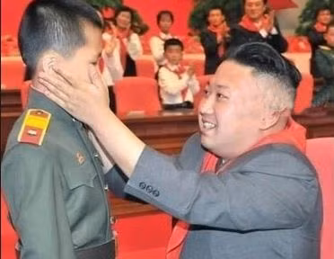 Nhà lãnh đạo Bắc Triều Tiên Kim Jong-un. Nhà lãnh đạo Bắc Triều Tiên Kim Jong-un.
