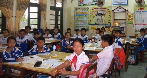 Quang cảnh bên trong một lớp học VNEN ở Hà Tĩnh. Ảnh Lê Văn Vỵ