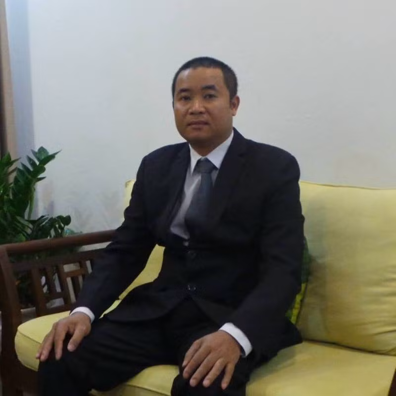 Luật sư Nguyễn Văn Kiệm, Văn phòng Luật sư Phạm Sơn, thuộc Đoàn Luật sư Hà Nội. Luật sư Nguyễn Văn Kiệm, Văn phòng Luật sư Phạm Sơn, thuộc Đoàn Luật sư Hà Nội.