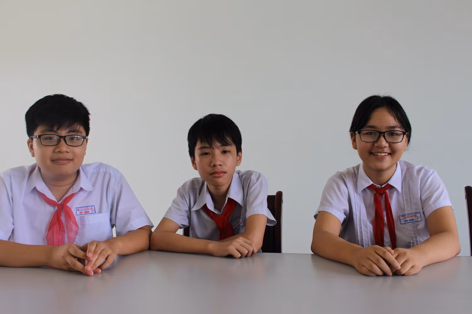 Bộ ba lớp 8/2 viết phần mềm học Lịch sử độc đáo, sáng tạo. (Ảnh: AN) Bộ ba lớp 8/2 viết phần mềm học Lịch sử độc đáo, sáng tạo. (Ảnh: AN)