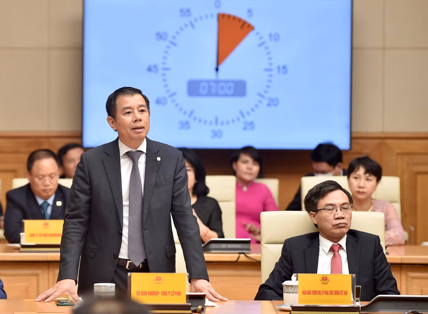 Ông Nguyễn Việt Quang, Tổng Giám đốc Vingroup: Thời gian vừa qua, cộng đồng doanh nghiệp dù chịu nhiều ảnh hưởng bởi dịch bệnh nhưng đều đồng lòng ủng hộ các chủ trương, chính sách, giải pháp phòng chống dịch và có nhiều đóng góp cho công cuộc phòng chống dịch. Ảnh: VGP/Nhật Bắc