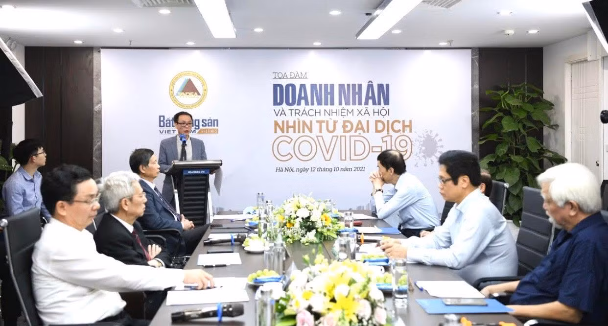 Buổi toạ đàm "Doanh nhân và trách nhiệm xã hội nhìn từ đại dịch Covid-19" do Tạp chí điện tử Bất Động Sản tổ chức ngày 12/10. Buổi toạ đàm "Doanh nhân và trách nhiệm xã hội nhìn từ đại dịch Covid-19" do Tạp chí điện tử Bất Động Sản tổ chức ngày 12/10.