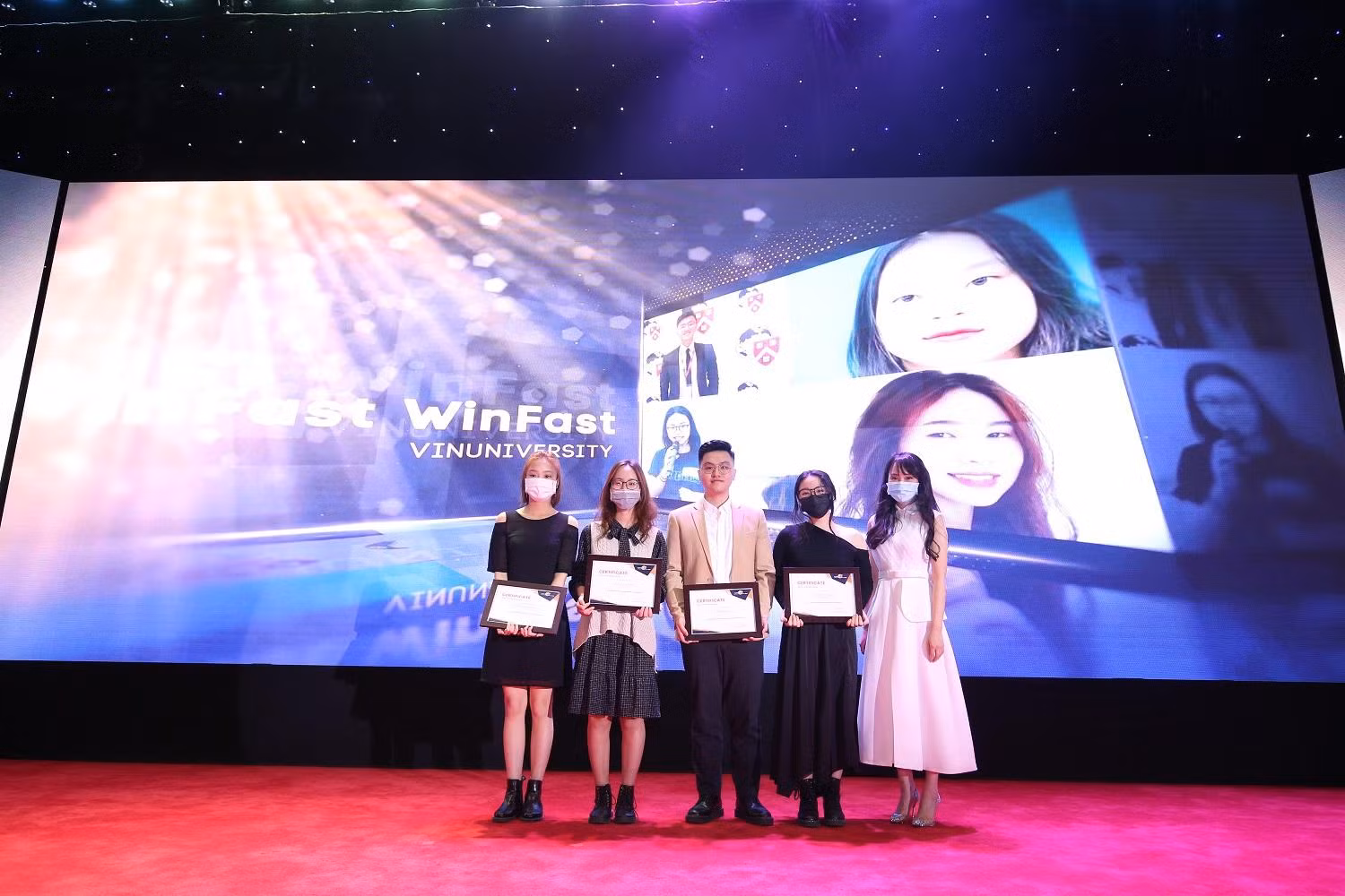 4 sinh viên trường Đại học VinUni nhận giải Nhì cuộc thi Giải bài toán Kinh doanh toàn cầu 2021 4 sinh viên trường Đại học VinUni nhận giải Nhì cuộc thi Giải bài toán Kinh doanh toàn cầu 2021