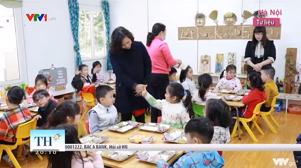 Các chuyên gia dinh dưỡng tham gia tư vấn cho Mô hình điểm Bữa ăn học đường. (Ảnh chụp màn hình chương trình Vì tầm vóc Việt). Các chuyên gia dinh dưỡng tham gia tư vấn cho Mô hình điểm Bữa ăn học đường. (Ảnh chụp màn hình chương trình Vì tầm vóc Việt).