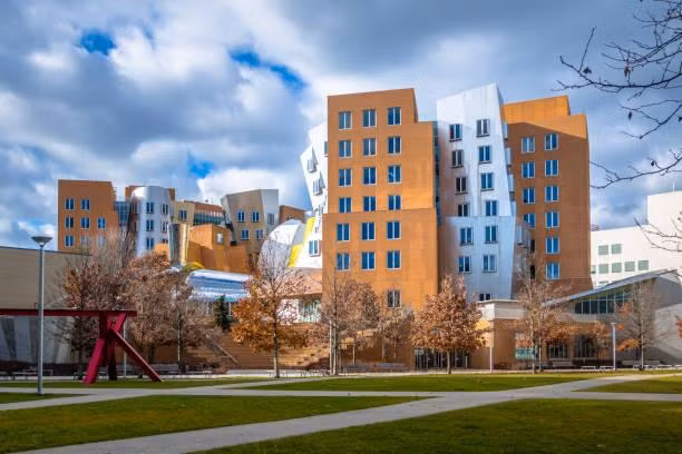 Viện công nghệ Massachusetts là một trong những trường đại học có kiến trúc độc đáo. Ảnh: iStock.