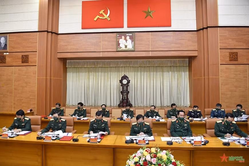 Các đồng chí Ủy viên Thường vụ, Ủy viên Quân ủy Trung ương và lãnh đạo các cơ quan, đơn vị dự hội nghị. Các đồng chí Ủy viên Thường vụ, Ủy viên Quân ủy Trung ương và lãnh đạo các cơ quan, đơn vị dự hội nghị.