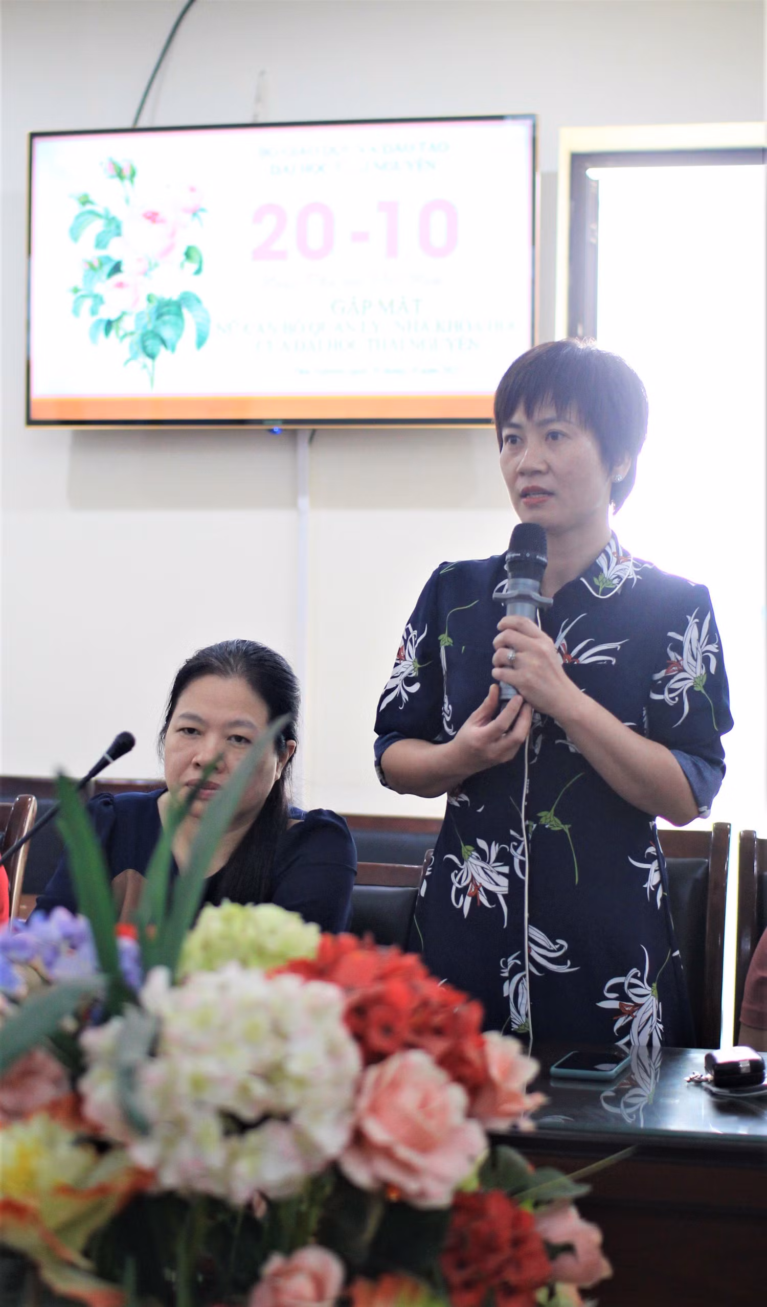 Tiến sĩ Bùi Thị Hương Giang – Phó trưởng ban Ban Khoa học Công nghệ và Đối ngoại chia sẻ tại buổi gặp mặt