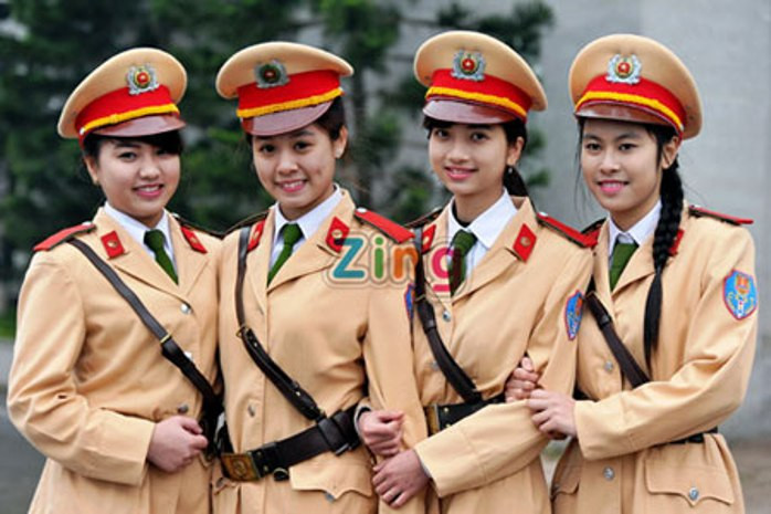 Chiếm tỷ lệ rất ít nhưng nữ sinh học cảnh sát giao thông lại rất "chất".