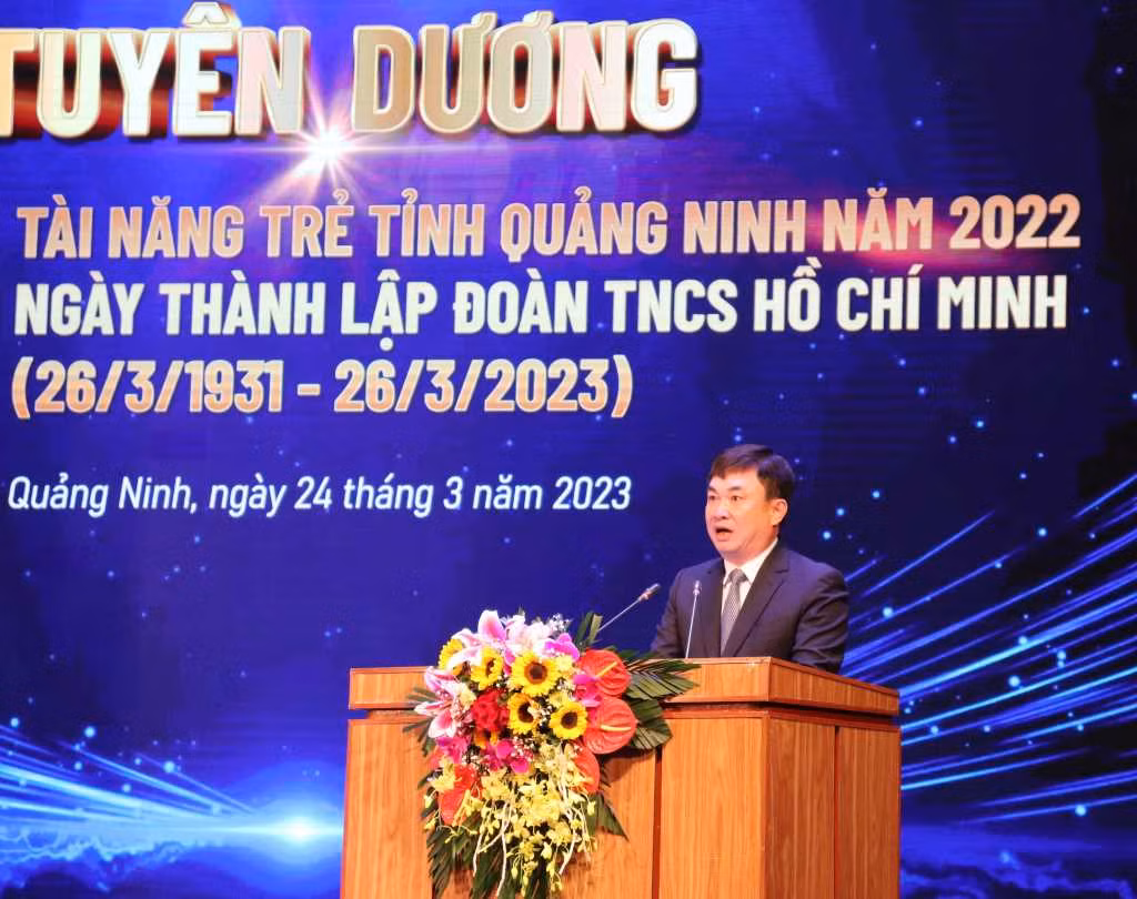 Ông Ngô Hoàng Ngân, Phó Bí thư Thường trực Tỉnh ủy Quảng Ninh phát biểu tại buổi lễ. (Ảnh: CTTĐT)