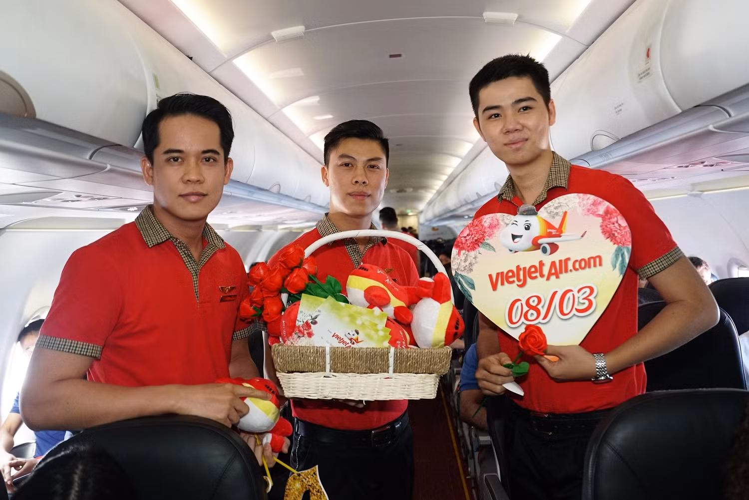 Vietjet giảm 83% giá vé nhân ngày 8/3. Vietjet giảm 83% giá vé nhân ngày 8/3.