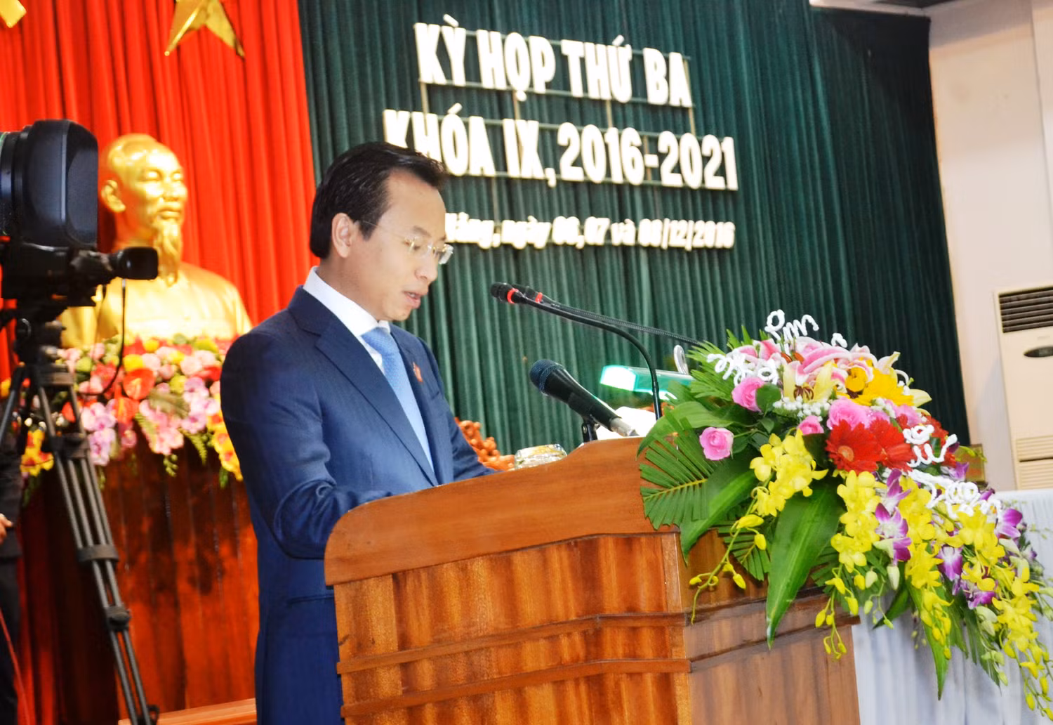 Ông Nguyễn Xuân Anh, Chủ tịch Hội đồng nhân dân thành phố Đà Nẵng phát biểu khai mạc kỳ họp. Ảnh: An Nguyên Ông Nguyễn Xuân Anh, Chủ tịch Hội đồng nhân dân thành phố Đà Nẵng phát biểu khai mạc kỳ họp. Ảnh: An Nguyên