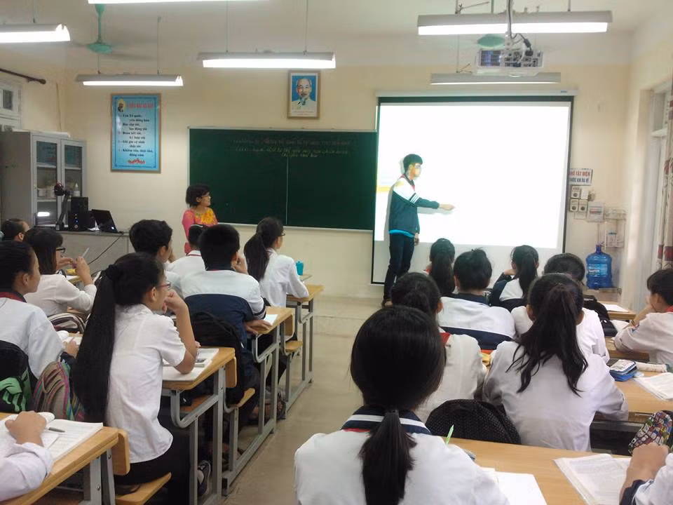 Ngoài việc duy trì học ôn trên trường, dự báo sau lễ bế giảng, số lượng học sinh ôn thi lớp 10 tại các trung tâm sẽ tiếp tục tăng