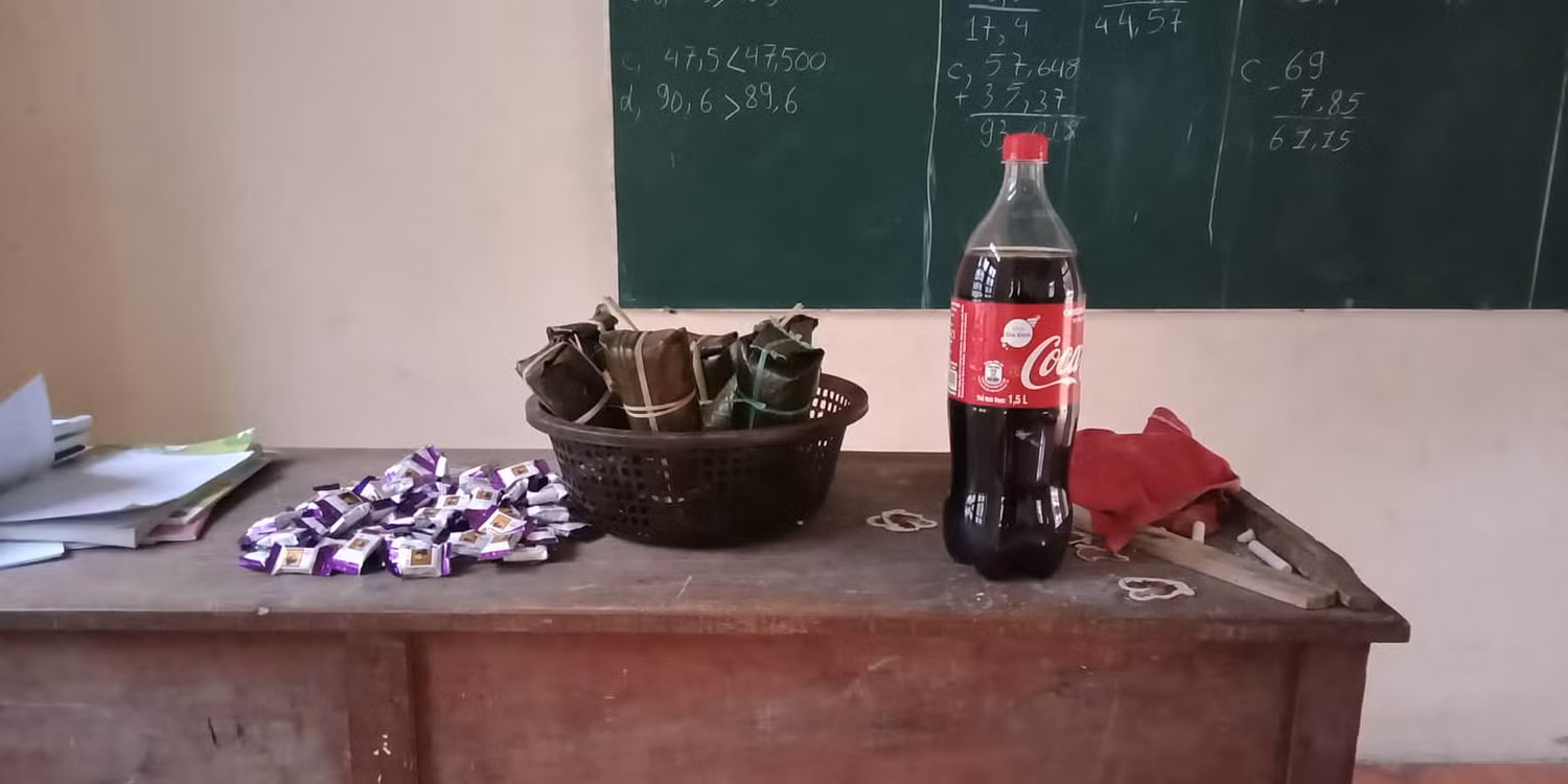Đây là tất cả những gì cho bữa tiệc cuối năm. Đơn sơ thôi nhưng ấm áp vô cùng.