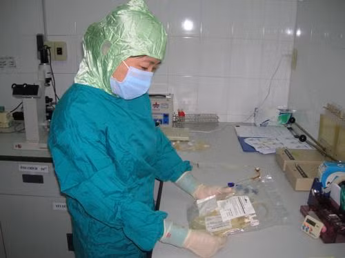 Nghi vấn BS pha máu bán cho bệnh nhân ảnh 3 Nghi vấn BS pha máu bán cho bệnh nhân, Tin tức trong ngày, bac si pha mau, mau loang, benh nhan, bac si, benh vien da khoa ha tinh, luong y, bao, tin tuc, tin hot, tin hay