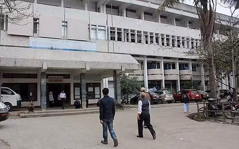 Nghi vấn BS pha máu bán cho bệnh nhân ảnh 1 Nghi vấn BS pha máu bán cho bệnh nhân, Tin tức trong ngày, bac si pha mau, mau loang, benh nhan, bac si, benh vien da khoa ha tinh, luong y, bao, tin tuc, tin hot, tin hay
