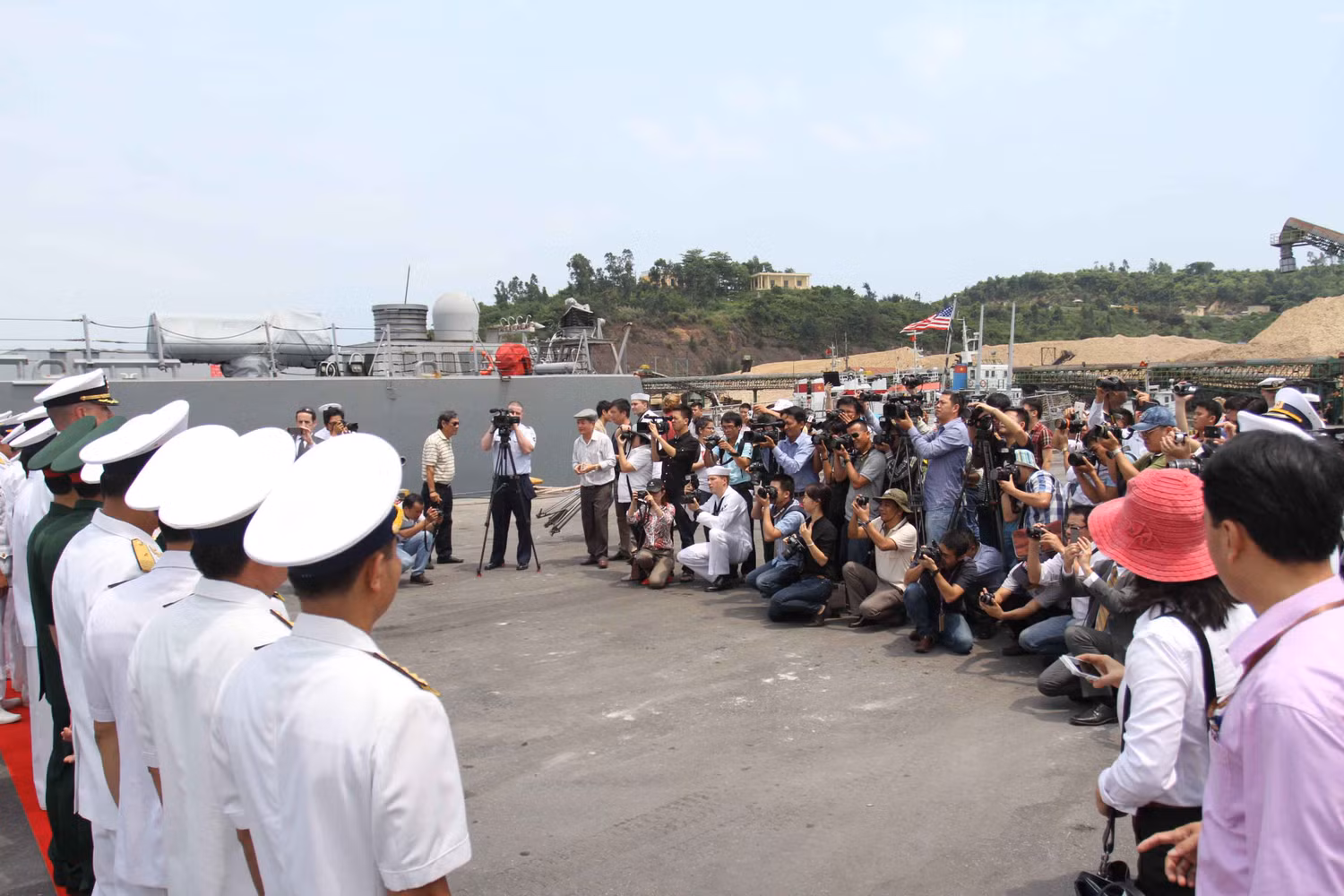 Sự kiện này thu hút rất đông phóng viên trong nước và quốc tế đưa tin.