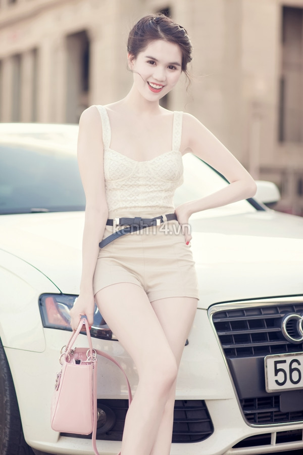 Đây là chiếc xe Ngọc Trinh tự mua và thường lái đi chơi hay đi dự các sự kiện. Đây là chiếc xe Ngọc Trinh tự mua và thường lái đi chơi hay đi dự các sự kiện.
