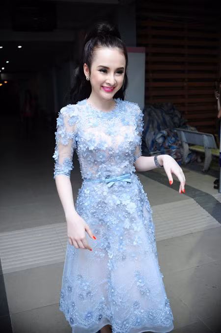 Angela Phương Trinh đi xe sang rạng ngời sau scandal bỏ học từ lớp 9 ảnh 13