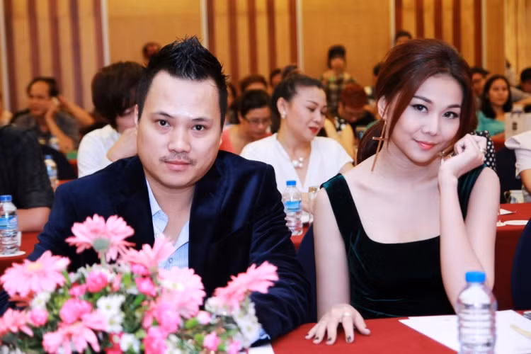 Tại buổi họp báo, Thanh Hằng khá vui vẻ và luôn tươi cười trước khách mời và báo giới, tuy nhiên nữ siêu mẫu lại không muốn nhận mình là Tổng Giám đốc như thông tin trước đó.