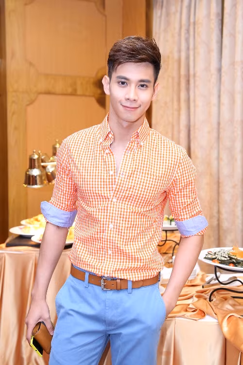 Ca sĩ Hồ Vĩnh Khoa