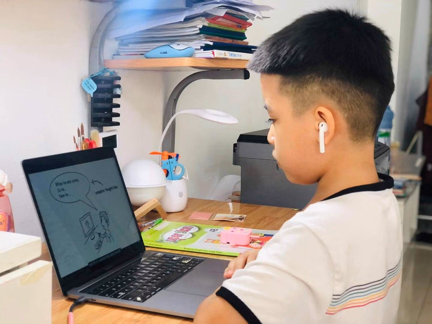 Học sinh Thành phố Hồ Chí Minh sẽ phải học trực tuyến. (ảnh minh họa: P.N)