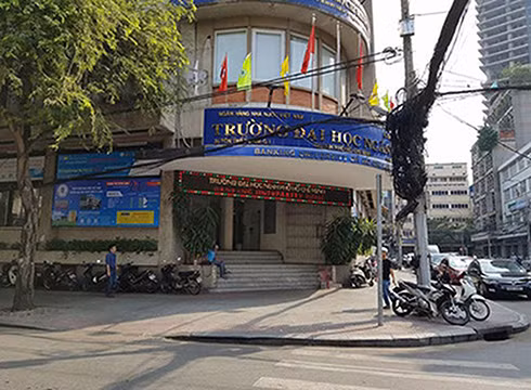 Trụ sở chính của Trường Đại học Ngân hàng Thành phố Hồ Chí Minh (ảnh: P.L) Trụ sở chính của Trường Đại học Ngân hàng Thành phố Hồ Chí Minh (ảnh: P.L)