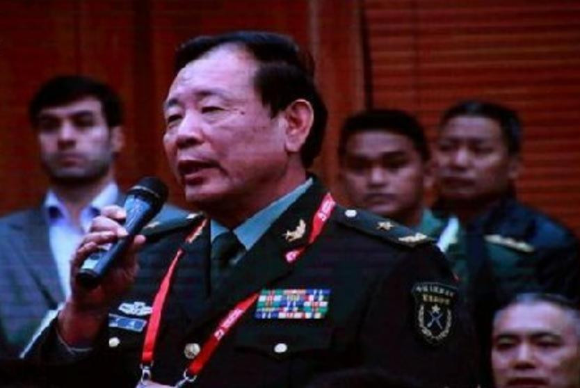Tại Diễn đàn Hương Sơn lần thứ 5 do Trung Quốc tổ chức, La Viện vặn vẹo Phó Tổng tham mưu trưởng Philippines về vấn đề Biển Đông. Tại Diễn đàn Hương Sơn lần thứ 5 do Trung Quốc tổ chức, La Viện vặn vẹo Phó Tổng tham mưu trưởng Philippines về vấn đề Biển Đông.