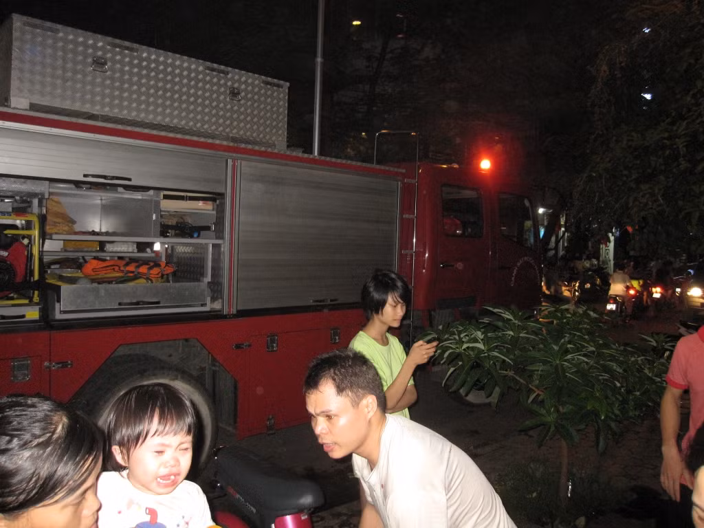 Ngay sau khi vụ việc xảy ra lực lượng cứu hộ cứu nạn, cảnh sát 113, cảnh sát PCCC đã đến hiện trường để thực hiện cứu vớt nạn nhân.