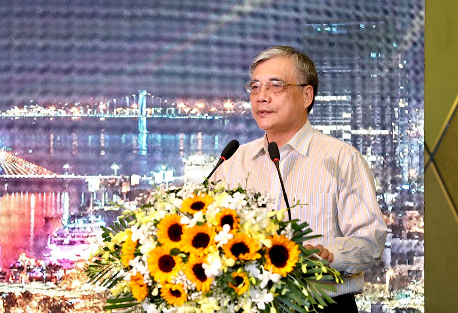 Phó Giáo sư Trần Đình Thiên nhận định đây là thời điểm thuận lợi để phát triển kinh tế đêm. ảnh: NA. Phó Giáo sư Trần Đình Thiên nhận định đây là thời điểm thuận lợi để phát triển kinh tế đêm. ảnh: NA.