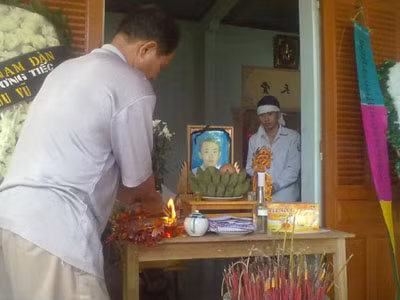 Di ảnh của Bùi Hữu Vũ Di ảnh của Bùi Hữu Vũ
