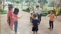 Người sưởi ấm tâm hồn cho trẻ khuyết tật qua những bản nhạc ảnh 3 Người sưởi ấm tâm hồn cho trẻ khuyết tật qua những bản nhạc ảnh 3