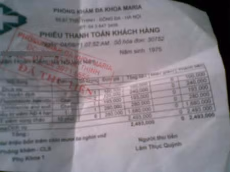 Hóa đơn điều trị bệnh của bà Dự còn giữ lại... Hóa đơn điều trị bệnh của bà Dự còn giữ lại...