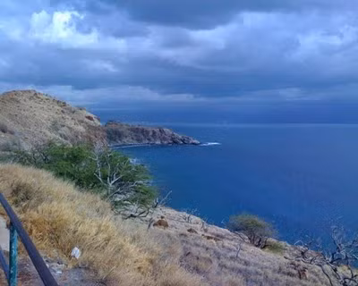 Lanai được biết đến như Đảo Dứa. Bởi vì trong gần 70 năm Lanai là trồng dứa lớn nhất thế giới đạt 18,000 mẫu Anh