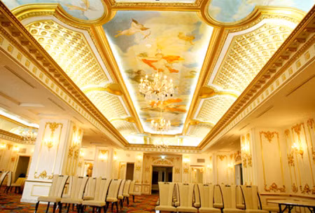 Từng được coi là khách sạn chơi trội, ông chủ khách sạn 5 sao Grand Plaza Hà Nội đã đầu tư 30 triệu USD để dát vàng cho khách sạn này Từng được coi là khách sạn chơi trội, ông chủ khách sạn 5 sao Grand Plaza Hà Nội đã đầu tư 30 triệu USD để dát vàng cho khách sạn này