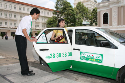 Giá vận tải chưa giảm ngay khi giá xăng dầu giảm Giá vận tải chưa giảm ngay khi giá xăng dầu giảm