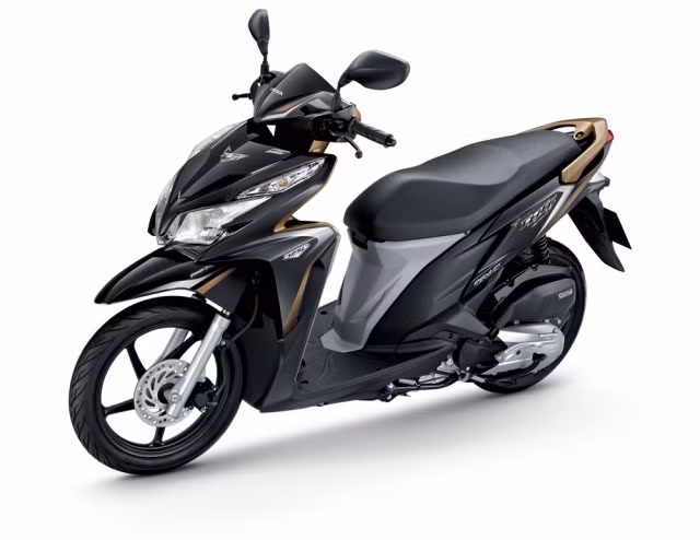 Tạm thời, thông số kỹ thuật chi tiết của 2013 Honda Click 125i vẫn chưa được hé lộ. Chỉ biết rằng, đúng như cái tên, Honda Click 125i mới sẽ mang trên mình "trái tim" là khối động cơ 125cc, tích hợp công nghệ phun nhiên liệu điện tử PGM-FI.