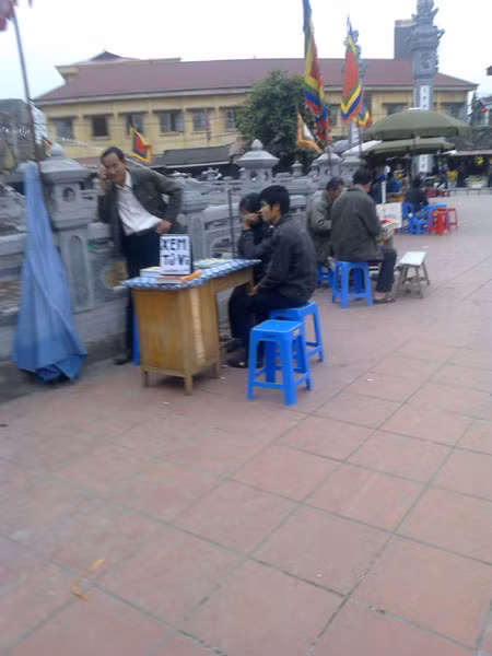 Nhưng không phải ai cũng có cơ hội kiếm tiền như thầy L,