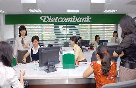 Từ sáng này Vietcombank giảm lãi suất VND. Ảnh minh họa