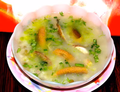 Cháo đậu xanh với thịt rắn hổ đất là món bồi bổ của những gia đình phú hộ ở miền Tây. Cháo đậu xanh với thịt rắn hổ đất là món bồi bổ của những gia đình phú hộ ở miền Tây.