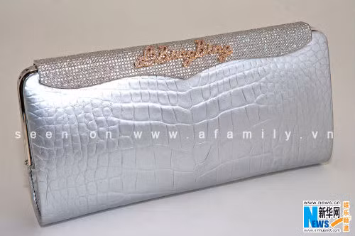 Chiếc ví có giá khoảng 8 tỷ đồng thuộc về sở hữu của người đẹp Lý Băng Băng