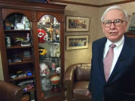 Phòng làm việc của Warren Buffett cũng khá giản dị và cổ điển